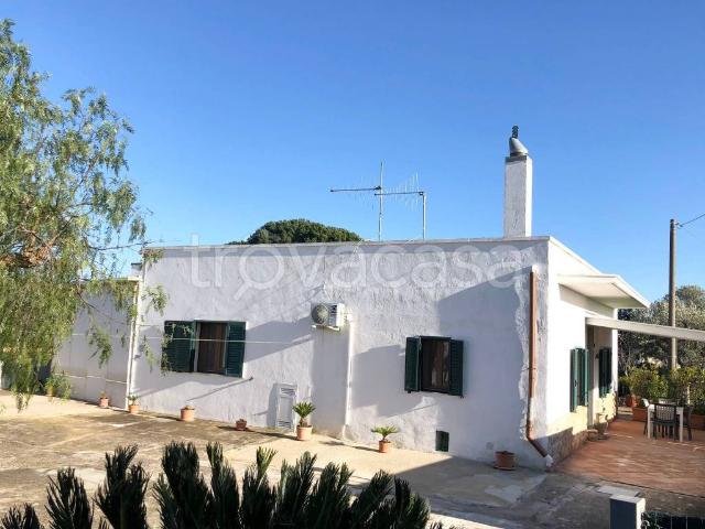 Vendesi villa singola a Monopoli, Impalata