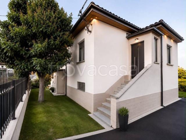Vendesi villa singola a Muggia via Felluga