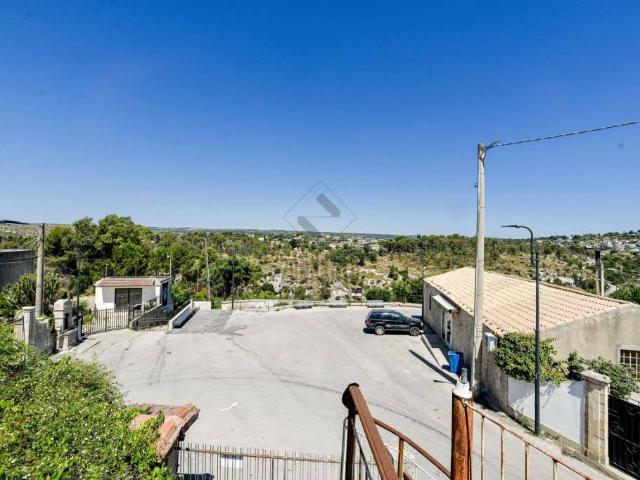 Vendesi villa singola a Noto via San Corrado, 36, San Corrado Di Fuori