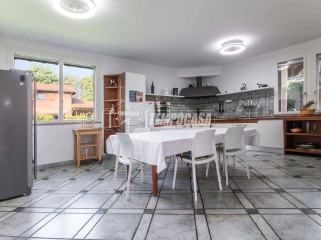 Vendesi villa singola a Olgiate Olona via Giovanni Pascoli 159