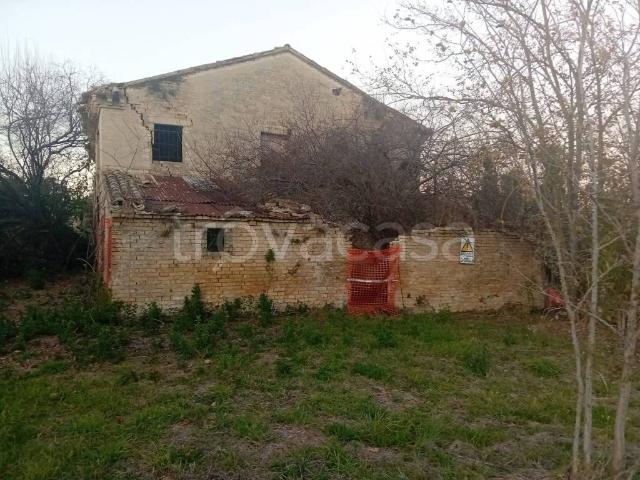 Vendesi villa singola a Osimo Stazione, Osimo