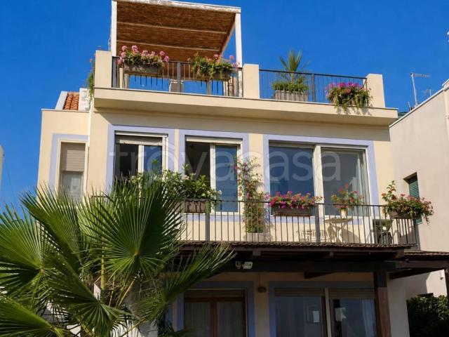 Vendesi villa singola a Pachino viale Lido