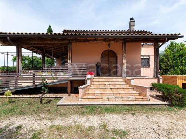 Vendesi villa singola a Palombara Sabina strada del Laghetto, 18