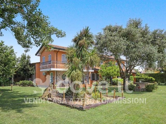 Vendesi villa singola a Pernumia via Savellon, 24