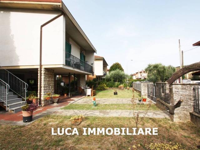 Vendesi villa singola a Pescia via Ottone Rosai, 8