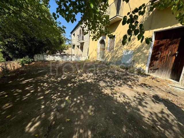 Vendesi villa singola a Pietrelcina viale Europa