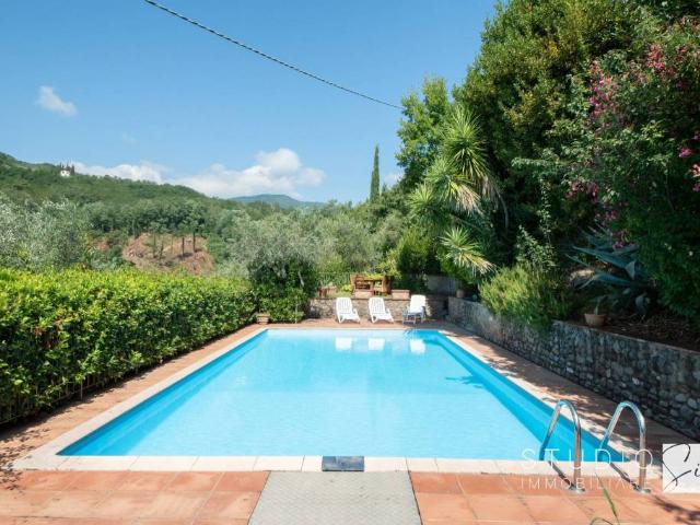 Vendesi villa singola a Pistoia via Nuova di Campiglio, Sarripoli Campiglio