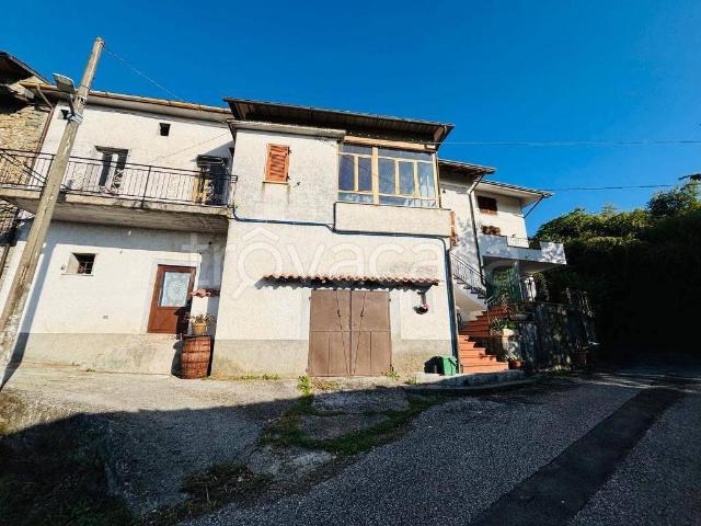 Vendesi villa singola a Pontremoli