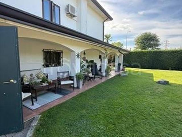 Vendesi villa singola a Pocenia via Fornaci