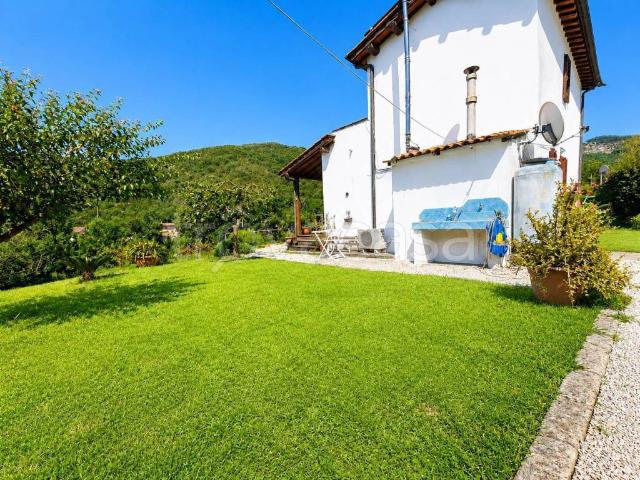 Vendesi villa singola a Portoferraio via Valcarene