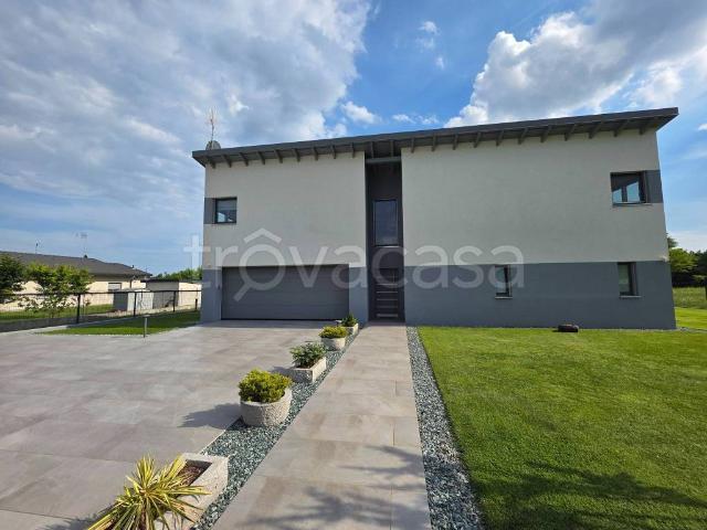 Vendesi villa singola a Pordenone