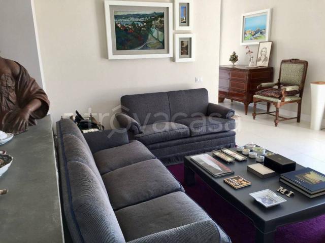 Vendesi villa singola a Pozzuoli via San Gennaro Agnano