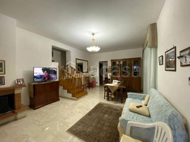 Vendesi villa singola a Priverno