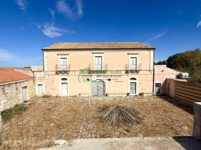 Vendesi villa singola a Ragusa, Puntarazzi Pozzillo