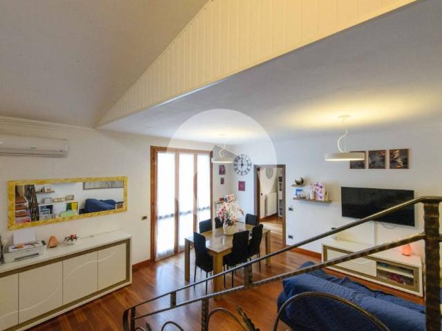 Vendesi villa singola a Reggio nell'Emilia, Pieve Modolena