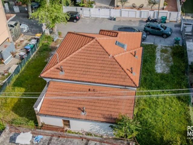 Vendesi villa singola a Rimini, Marebello
