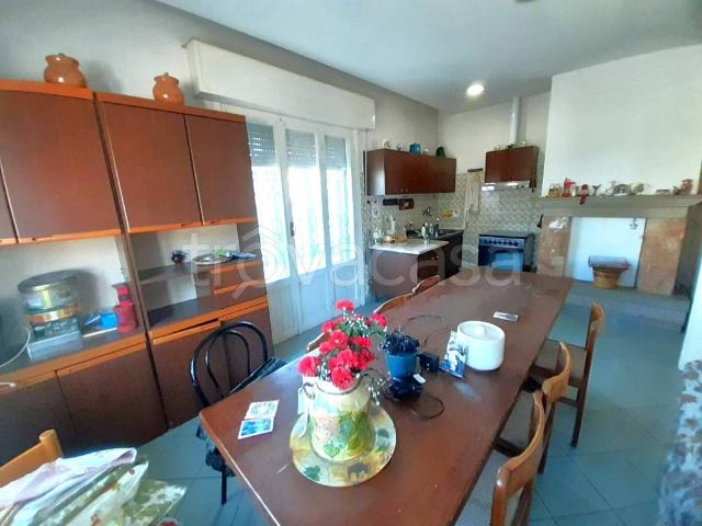 Vendesi villa singola a Rimini viale Madrid, Miramare Rivazzurra