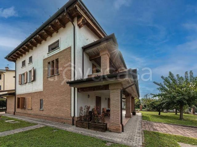 Vendesi villa singola a Riolo Terme