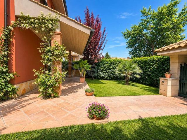 Vendesi villa singola a Roma, Morena