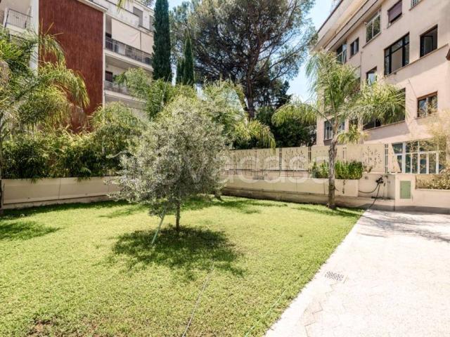 Vendesi villa singola a Roma via Andrea Giardina, Fleming