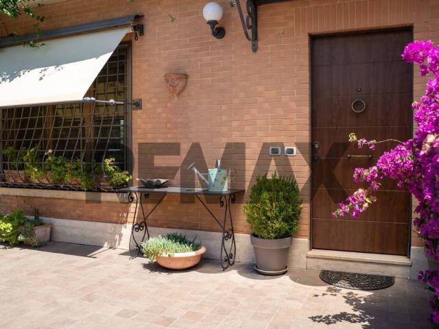 Vendesi villa singola a Roma via John Lennon, 00, Vallerano