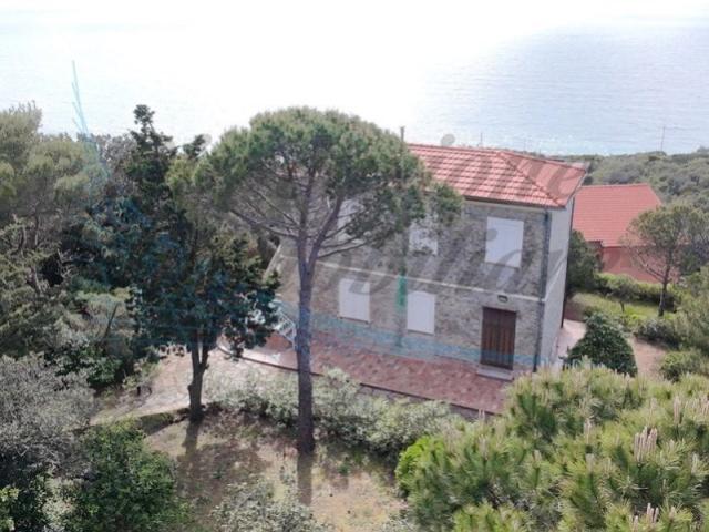 Vendesi villa singola a Rosignano Marittimo via Tevere, Castiglioncello