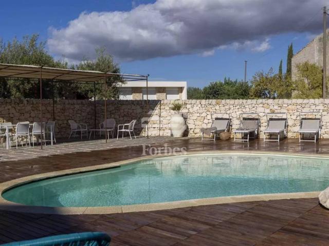 Vendesi villa singola a Scicli, Scicli