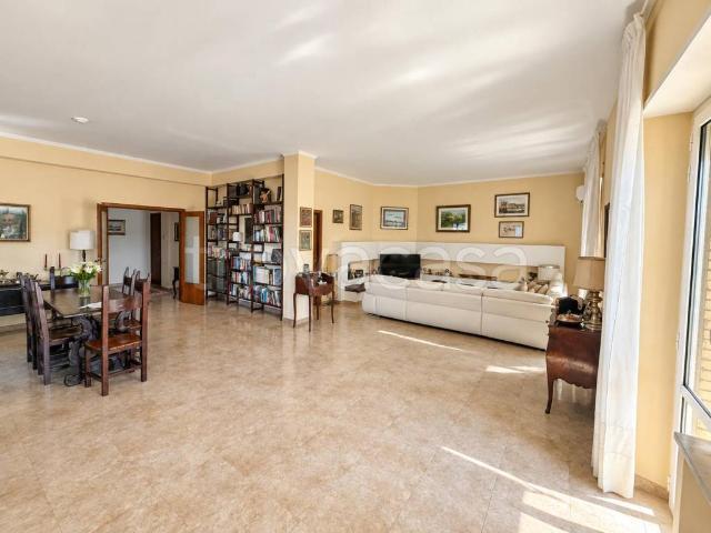 Vendesi villa singola a Santa Marinella via Lerici