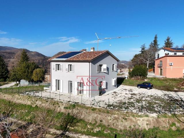 Vendesi villa singola a San Ginesio