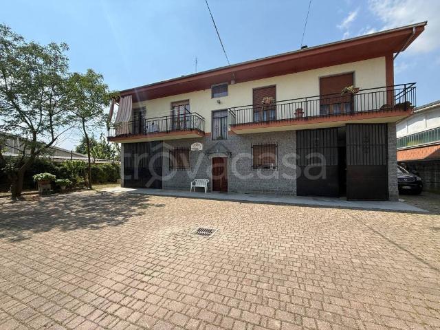 Vendesi villa singola a San Damiano d'Asti corso Roma 54
