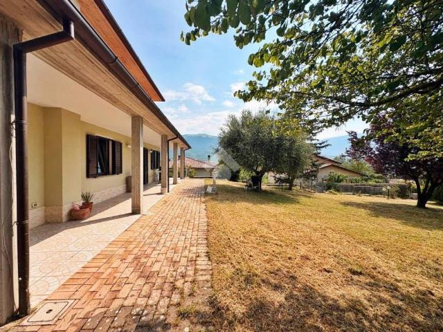Vendesi villa singola a San Pellegrino, Gualdo Tadino