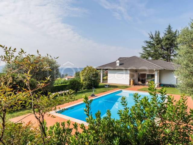 Vendesi villa singola a Sesto Calende via Cocquo, 44