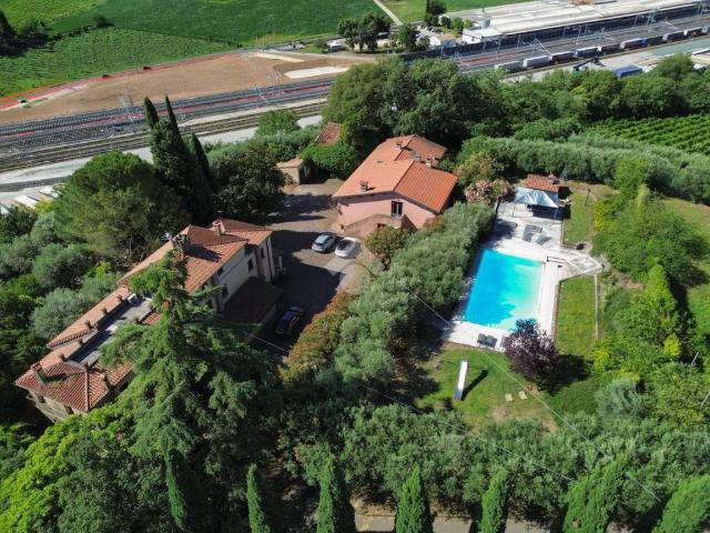 Vendesi villa singola a Sona via Montespada