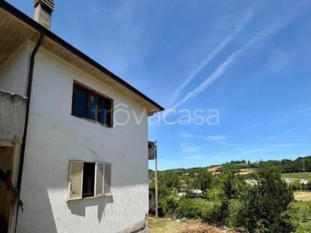 Vendesi villa singola a Spoleto