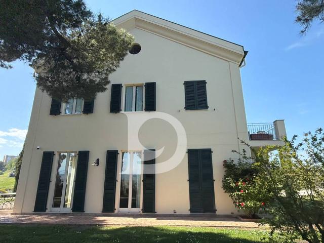 Vendesi villa singola a Spoltore strada Comunale Quagliera