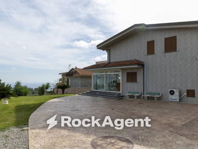 Vendesi villa singola a Stalettì via Canalicchio, 9