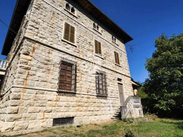 Vendesi villa singola a Strevi