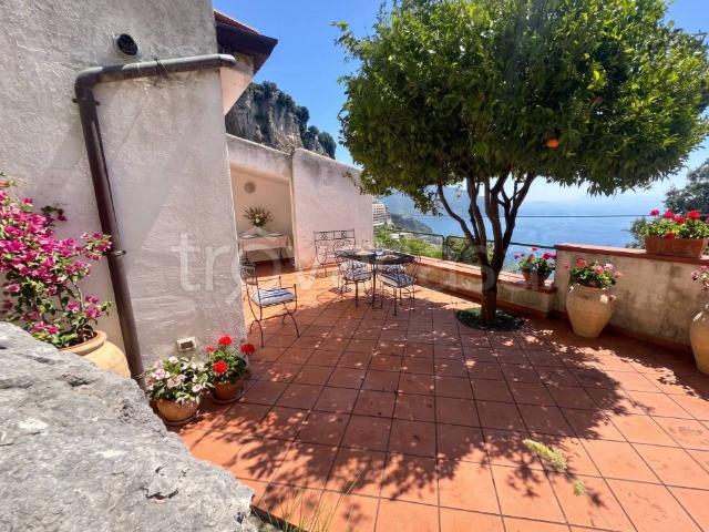 Vendesi villa singola ad Amalfi
