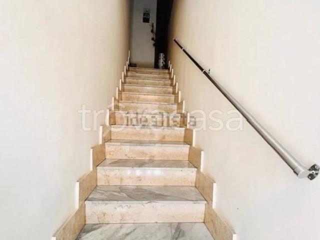 Vendesi villa singola ad Adrano via Caronda, 26