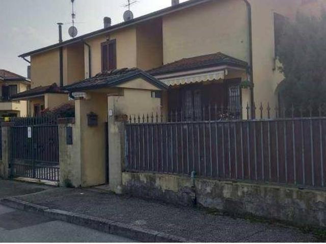 Vendesi villa singola ad Albuzzano via Enrico Berlinguer