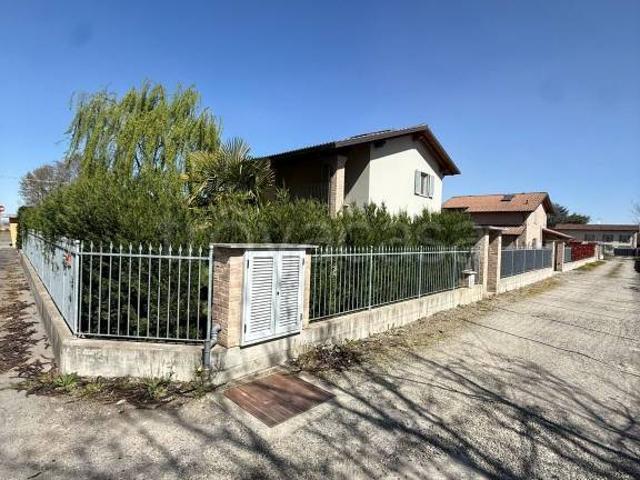 Vendesi villa singola ad Alessandria via Luigi Cassano, 26, Litta Parodi
