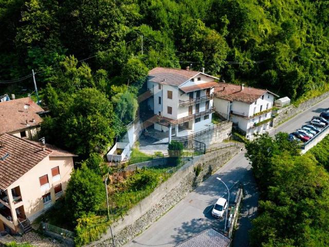 Vendesi villa singola ad Astrio, Breno