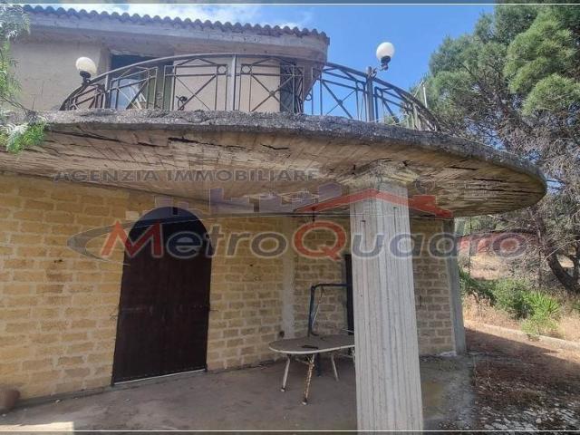 Vendesi villa/villetta a Canicattì