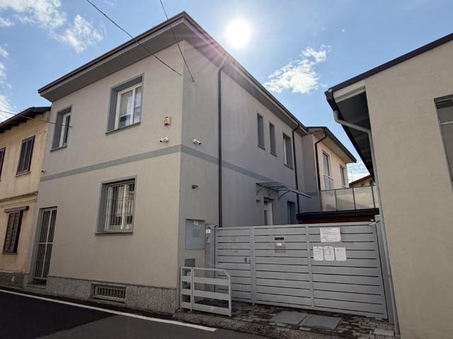 Vendesi villa/villetta a Inveruno