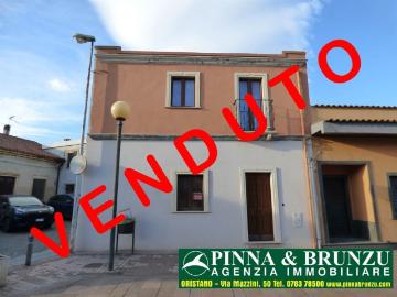 Vendesi villa/villetta a San Vero Milis piazza santa sofia 13