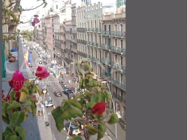 Vendido Amplio y muy acogedor Piso de 3 Dormitorios en venta. 70m² Barcelona