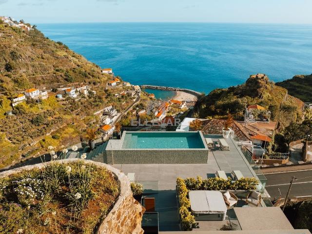 VENDIDO APARTAMENTO NOVO T1 MOBILADO N CALHETA