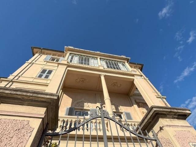 Vendita Appartamento 400 m² 4 camere Savona 400m² Savona