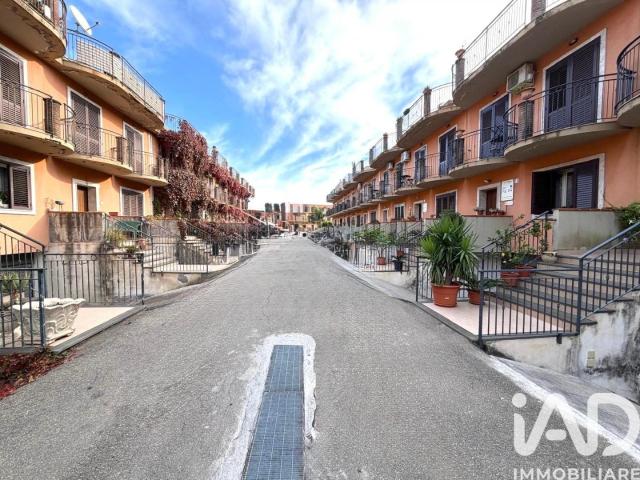 Vendita Casa indipendente / Villa 170 m² 4 camere Giardi. 170m² Giardini Naxos