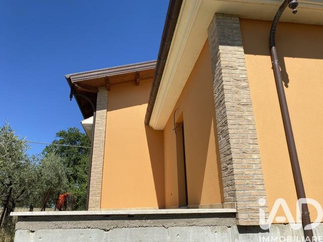 Vendita Casa indipendente / Villa 180 m² 4 camere Contro. 180m² Controguerra